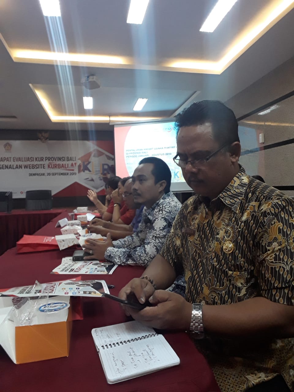 Rapat Evaluasi KUR