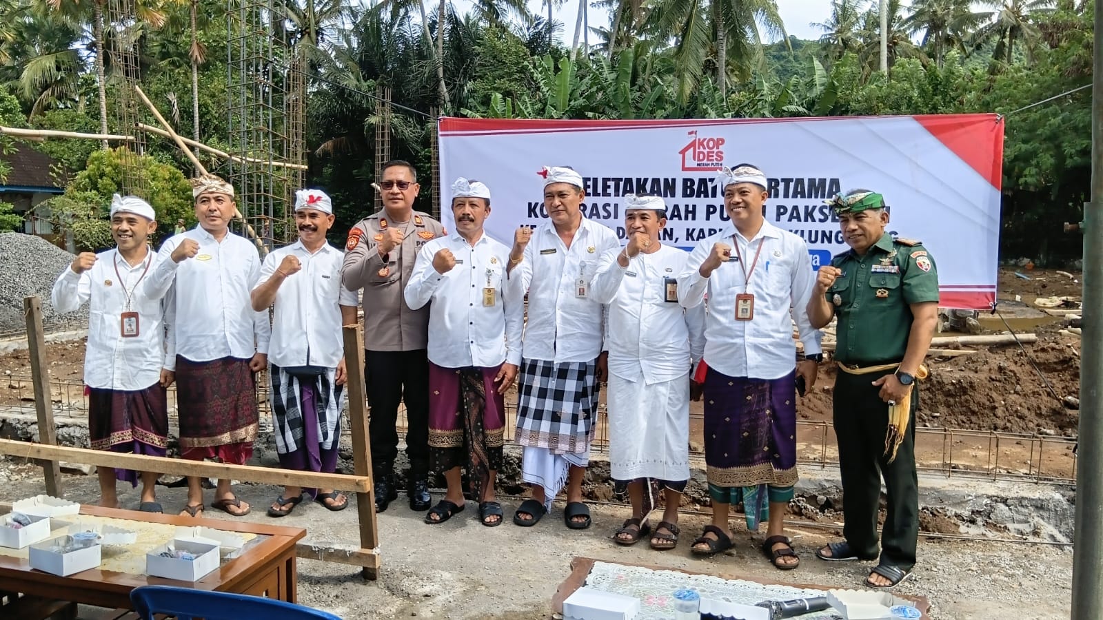 Peletakan Batu Pertama KDMP Paksabali Kecamatan Dawan